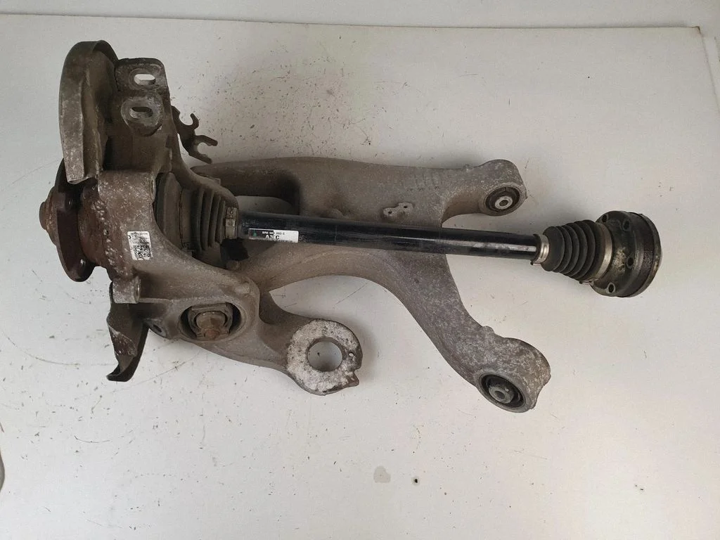 Rear wheel hub spindle/knuckle 8R0506312F