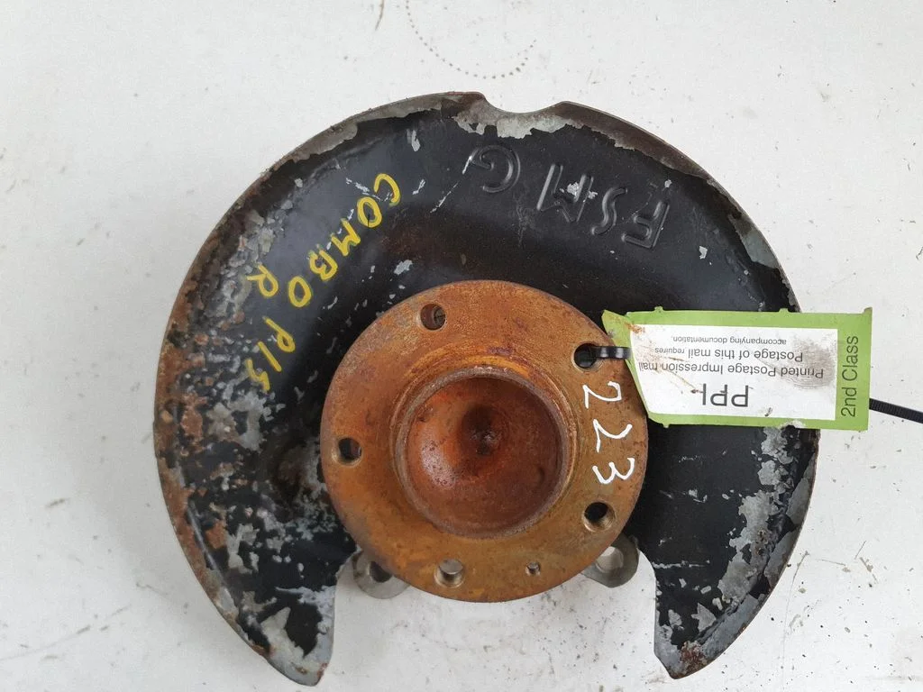 Rear wheel hub spindle/knuckle 9818623480