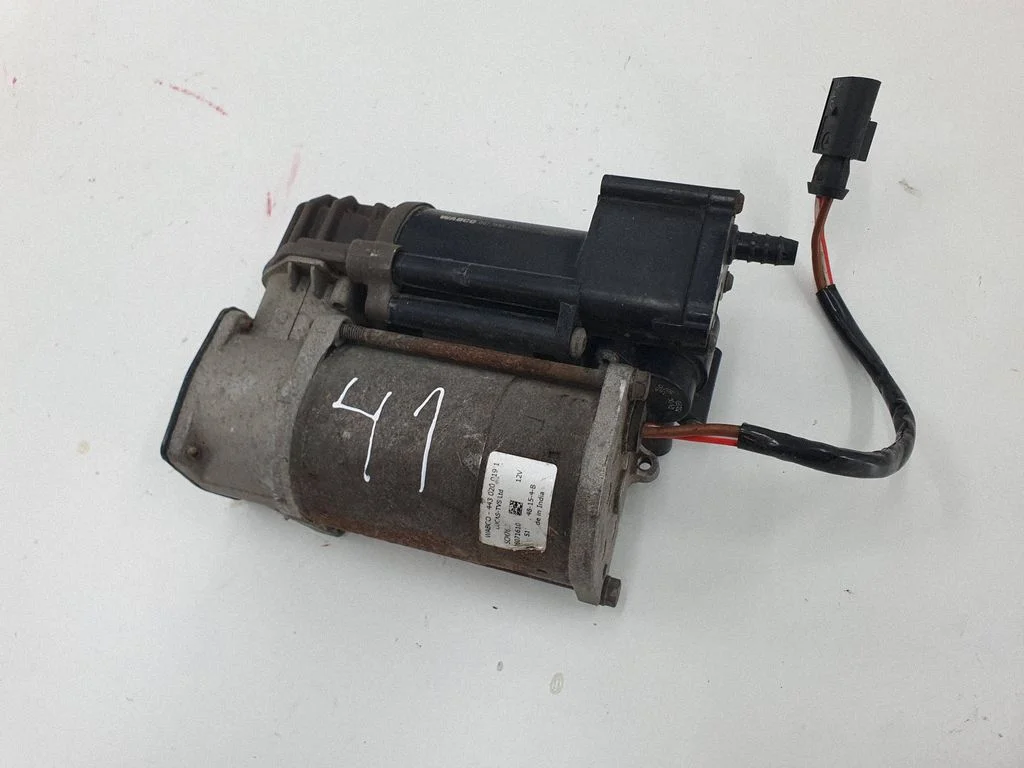Air suspension compressor/pump – Mercedes-Benz C-Class W205 (2014-2021)