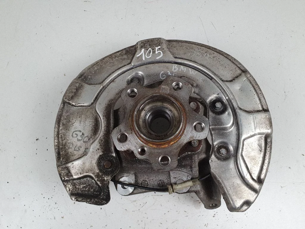Rear wheel hub 6869788