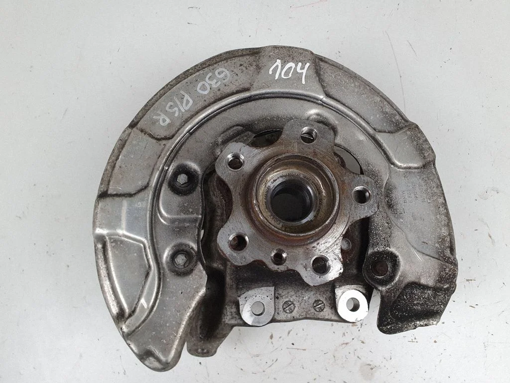 Rear wheel hub 6869788