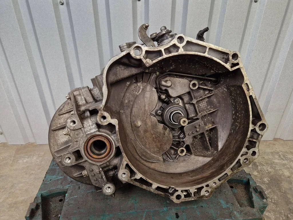 Manual 6 speed gearbox