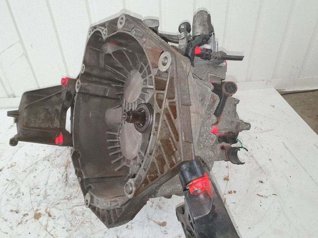 Manual 6 speed gearbox GD01531F40