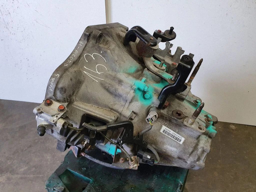 Manual 5 speed gearbox AWD62001021