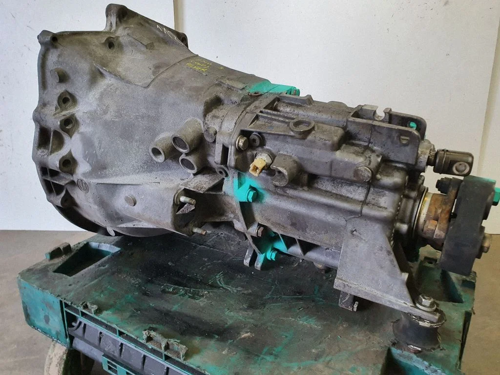 Manual 5 speed gearbox 2200022394