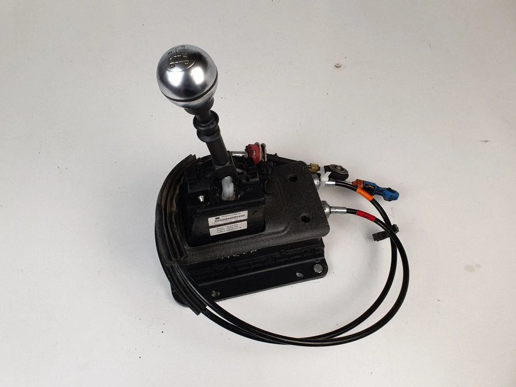 Gear selector mechanism 142102588