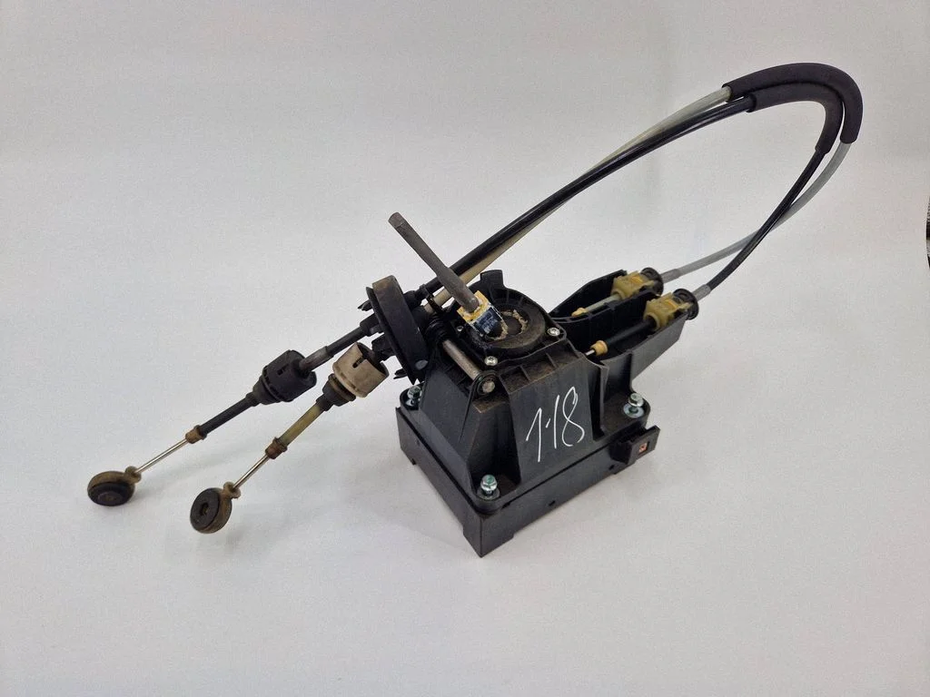 Gear selector mechanism