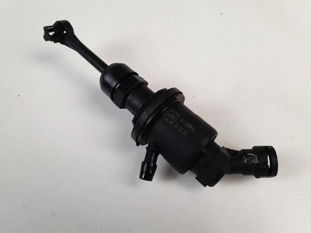 Clutch master cylinder 804809VS – Nissan Qashqai+2 (2008-2010)