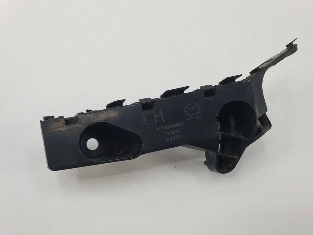 Front bumper mounting bracket – Mazda 3 III (2014-2018)
