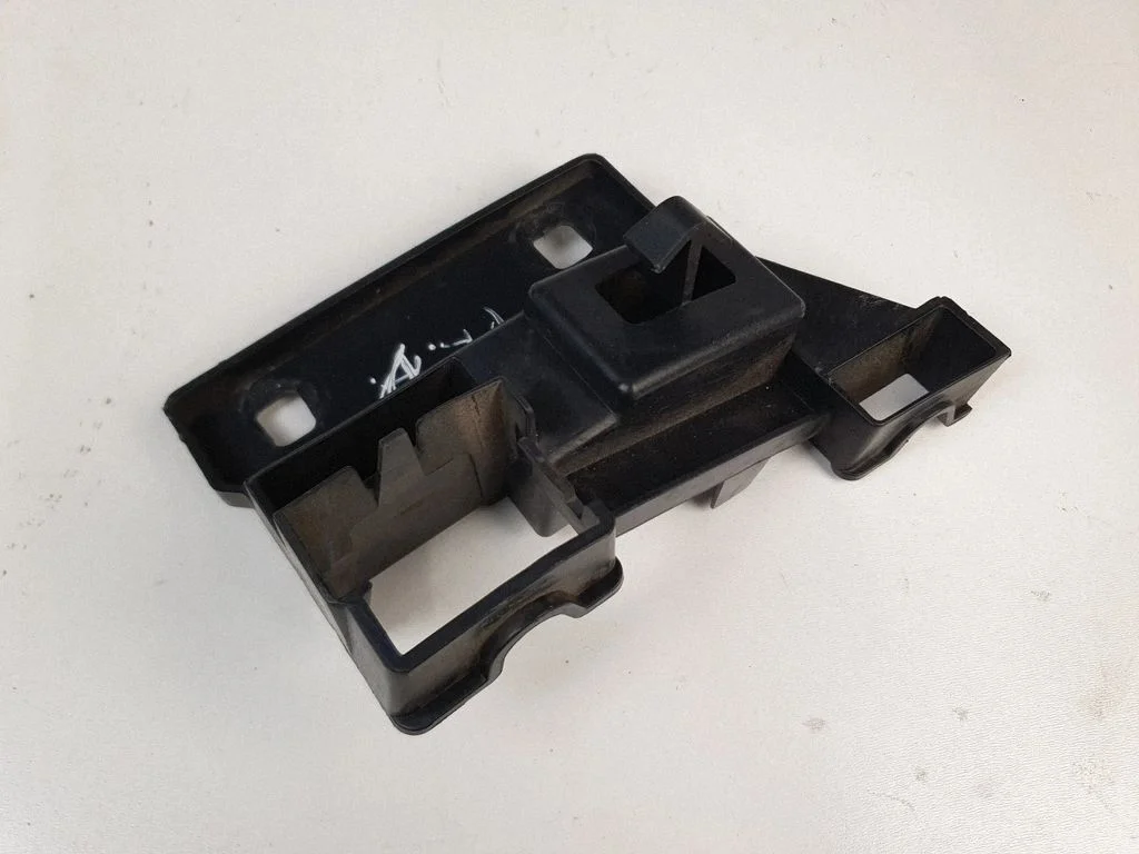 Front bumper mounting bracket 620949485R