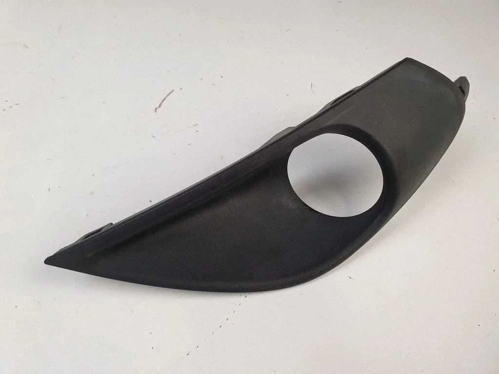 Kratka / ramka halogenu – Renault Scenic III - Grand scenic III (2009-2016)