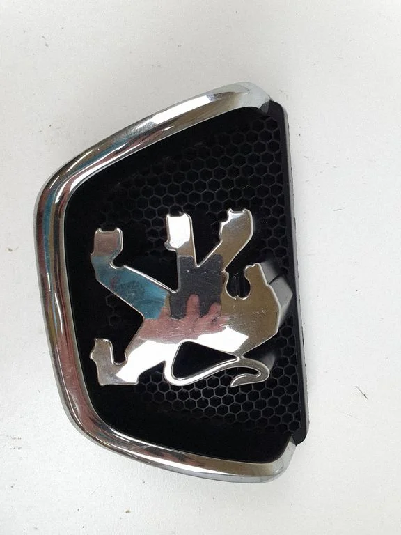 Manufacturer badge logo/emblem 9628688677