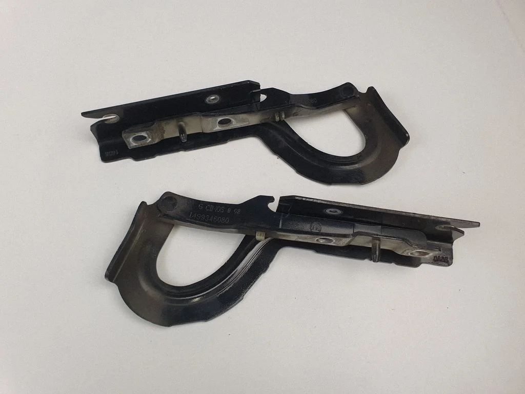 Engine bonnet/hood hinges 1499345080