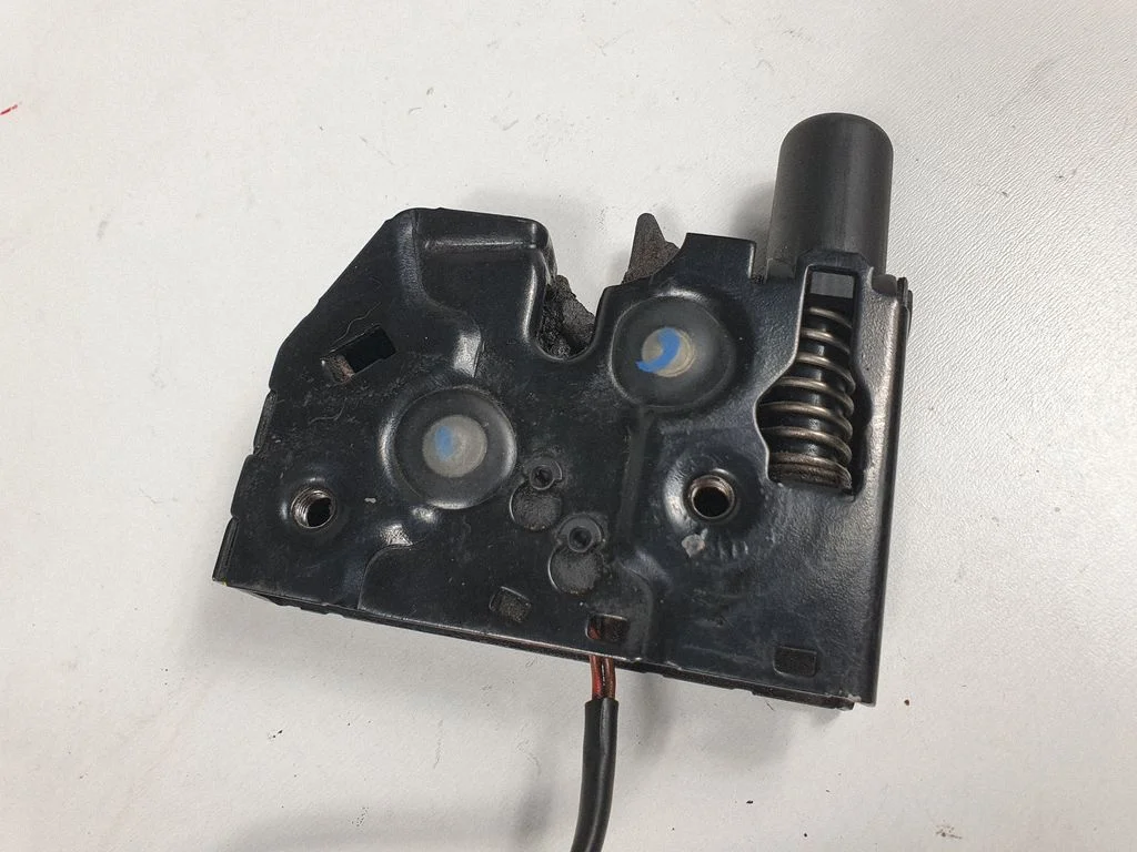 Engine bonnet/hood lock/catch 4G0823509C