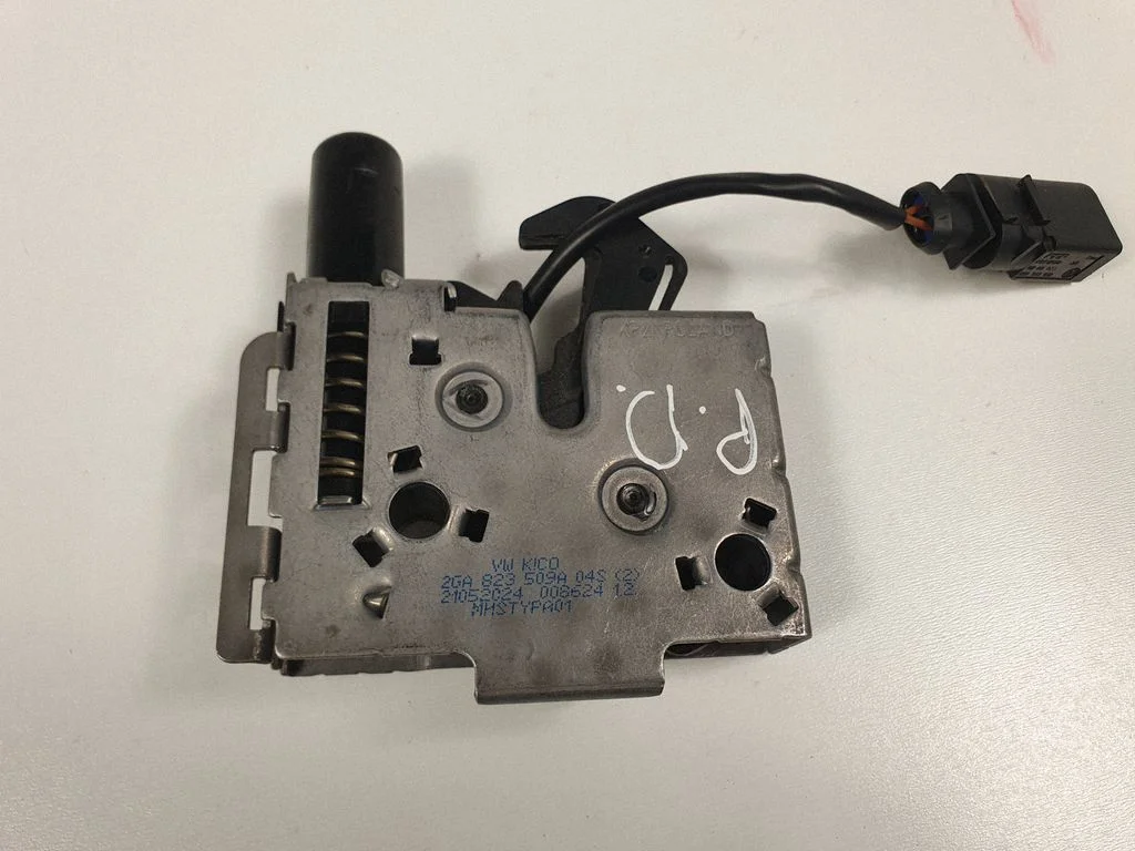 Engine bonnet/hood lock/catch 2GA823509A