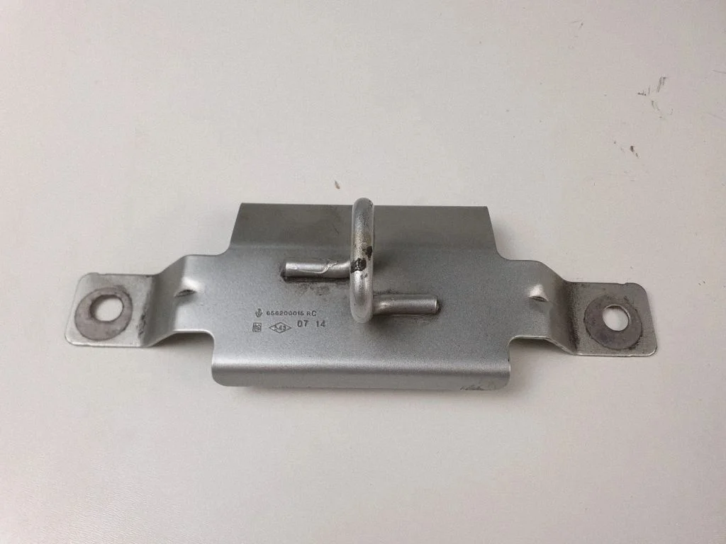 Motora pārsega slēdzenes cilpa 656200015R