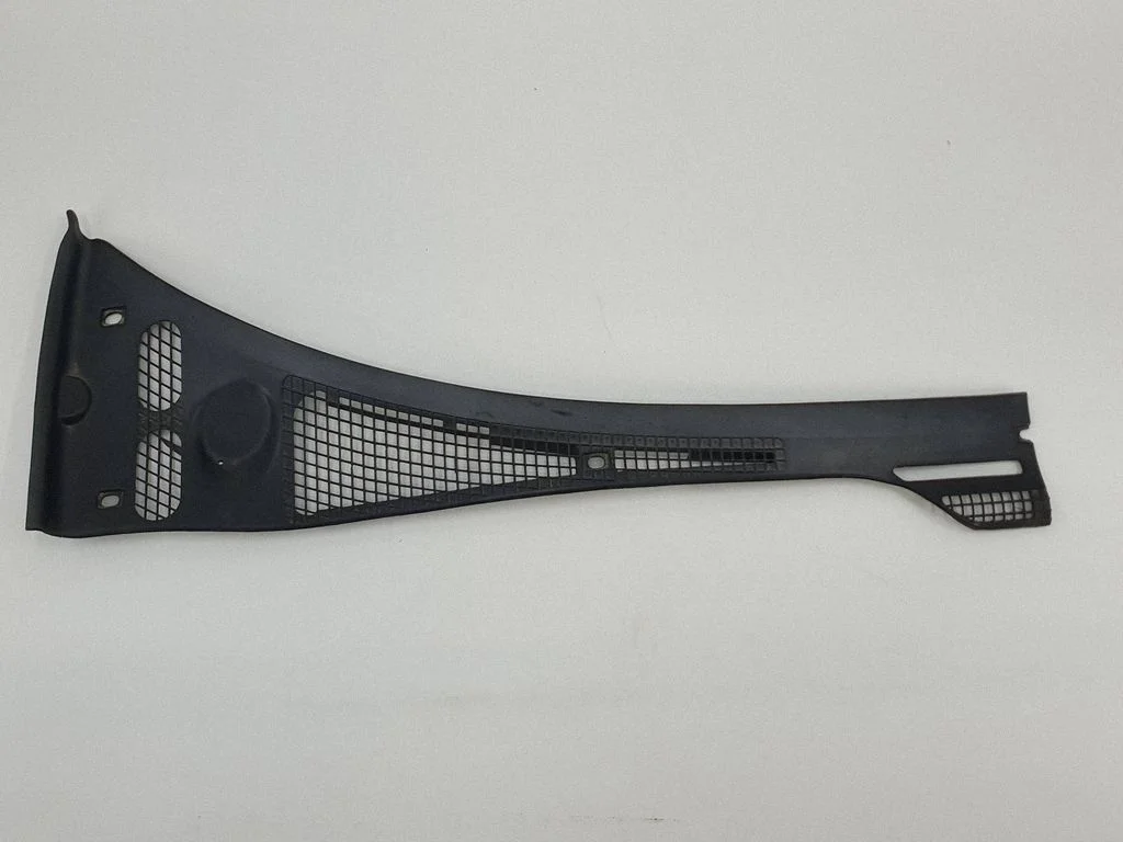 Wiper trim – front right