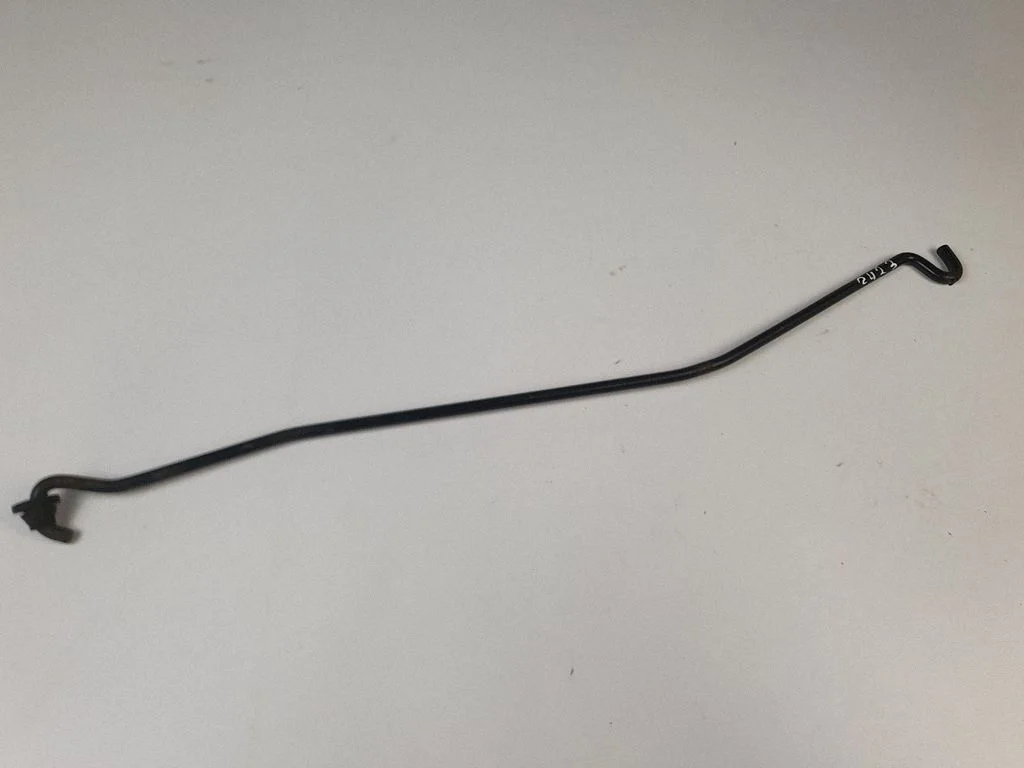 Engine bonnet/hood prop rod/strut