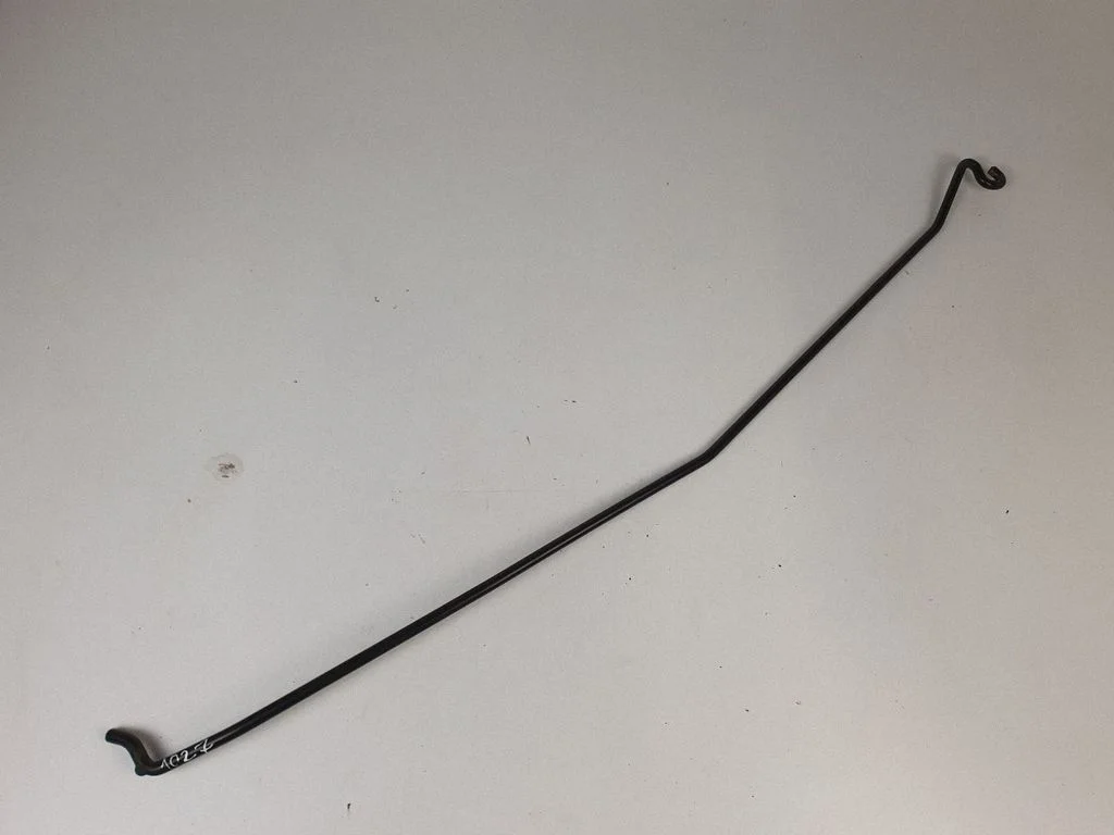 Engine bonnet/hood prop rod/strut
