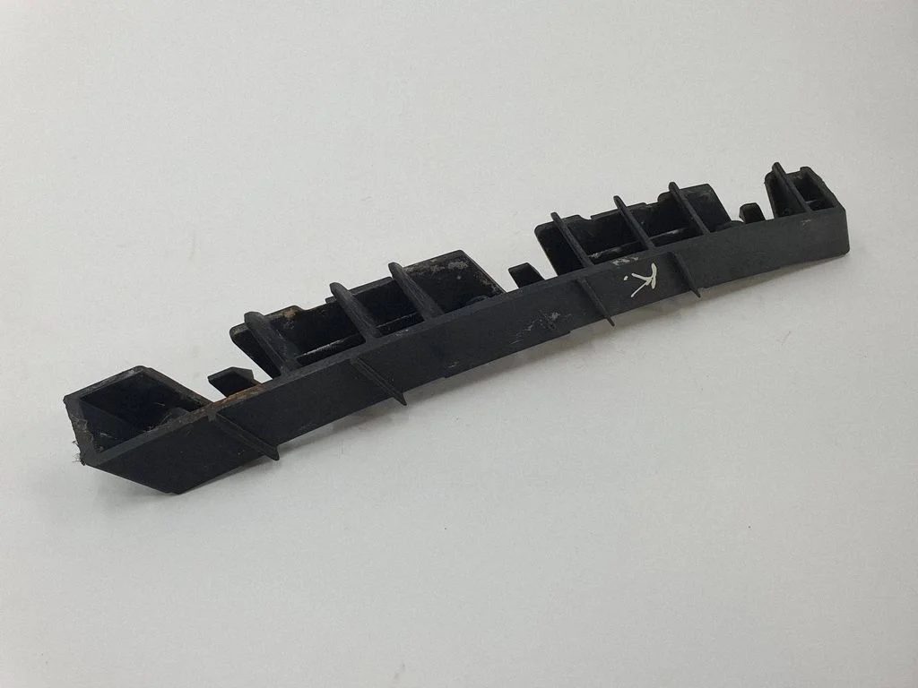 Fender mounting bracket – front left