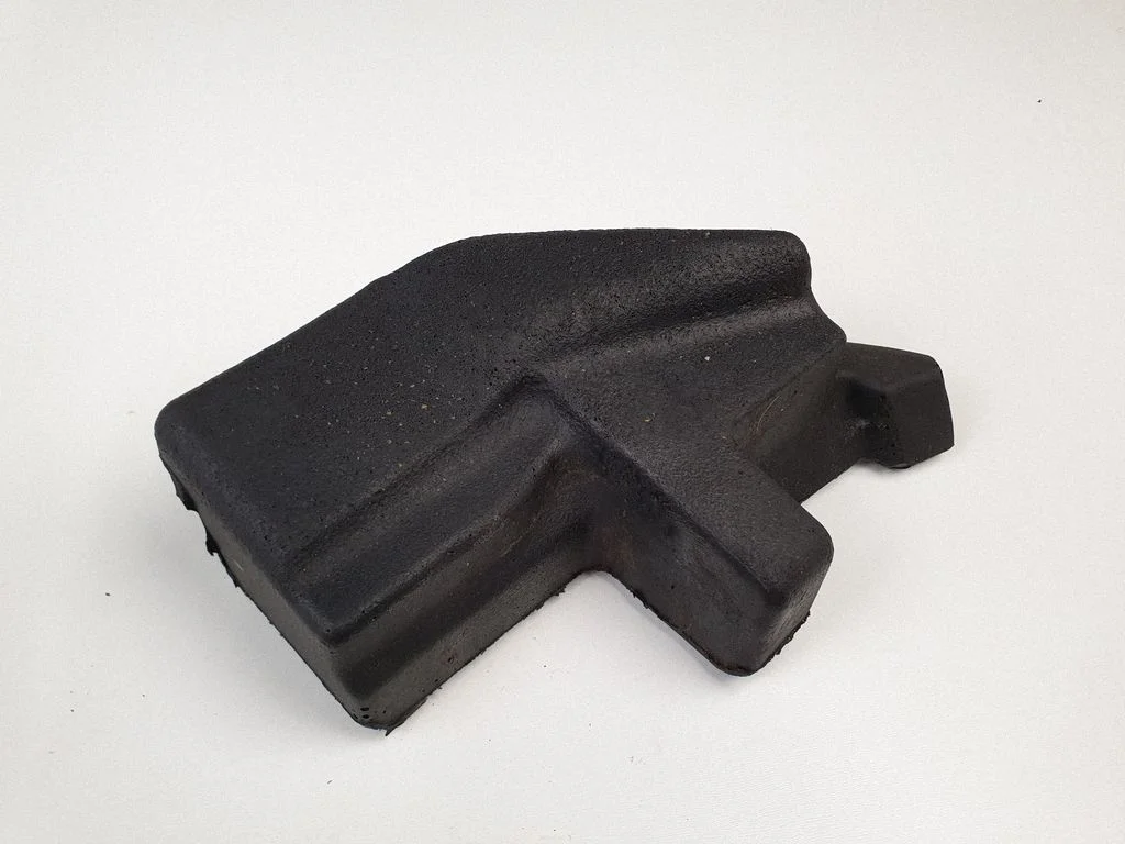 Fender foam support/seal – left