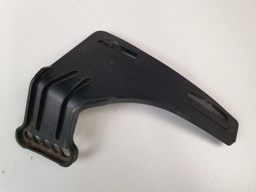 Fender mounting bracket 9678091680