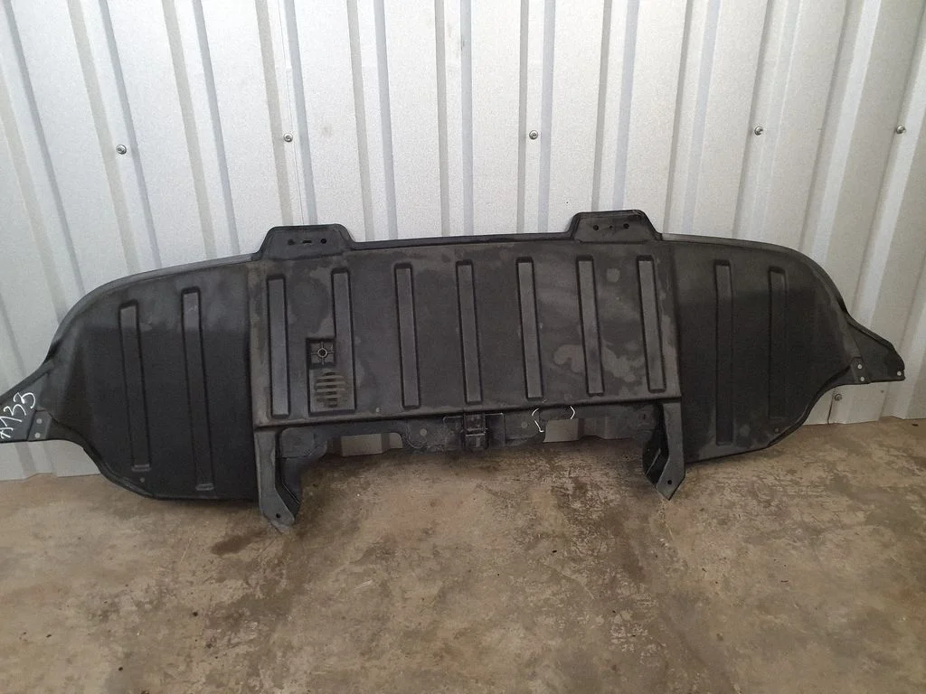 Front bumper skid plate/under tray 31694426