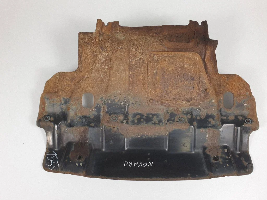 Engine splash shield/under tray 508105X20A