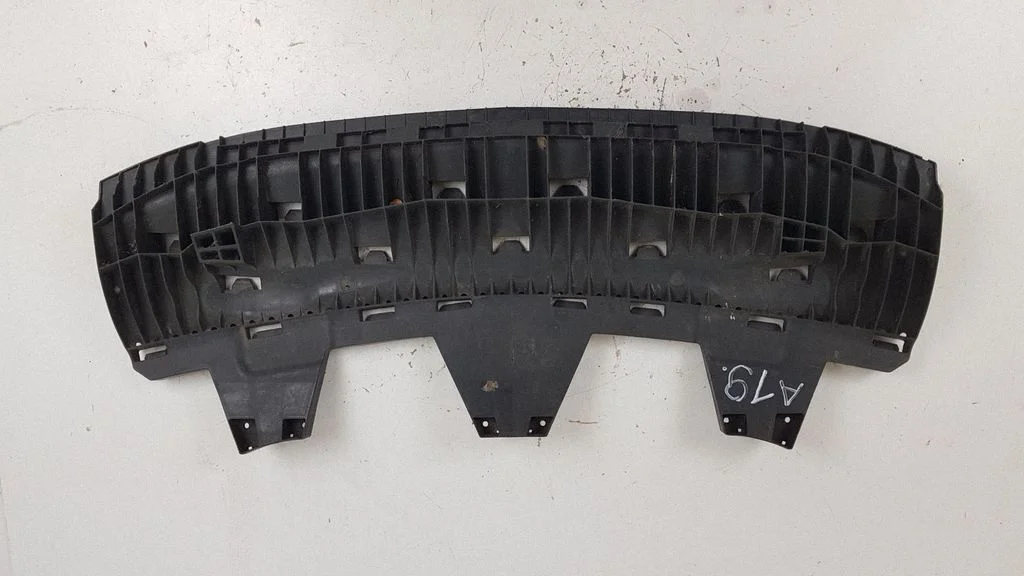 Esistange põhjakaitse 13144338 – Opel Zafira B (2005-2014)