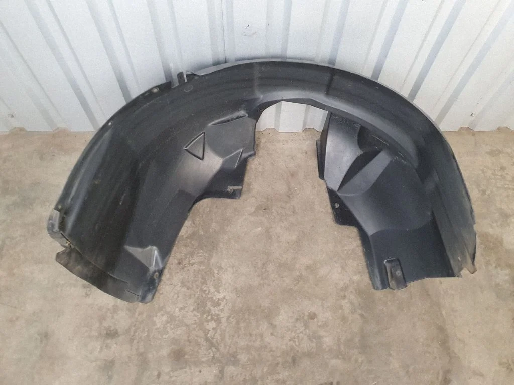 Front wheel arch liner splash guards SX18092086