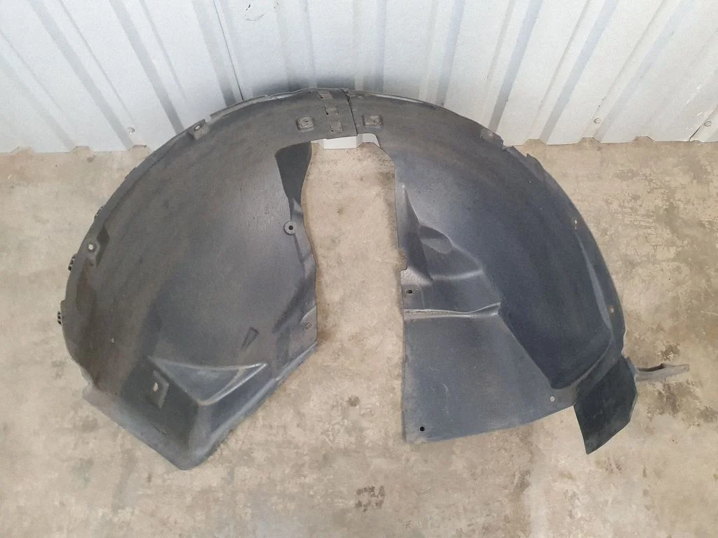 Front wheel arch liner splash guards 13432427
