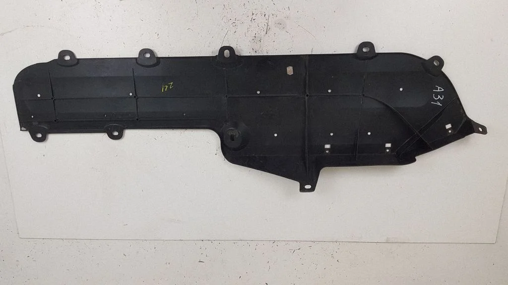 Center/middle under tray cover 7212628