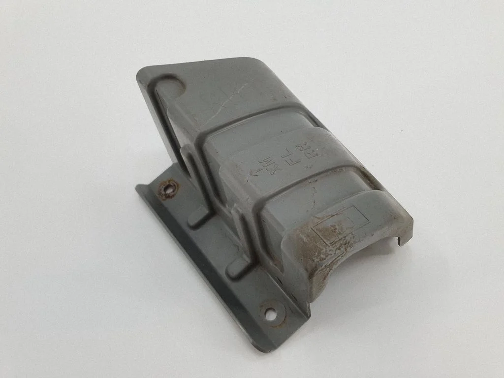 Rear bumper mounting bracket 866722P500