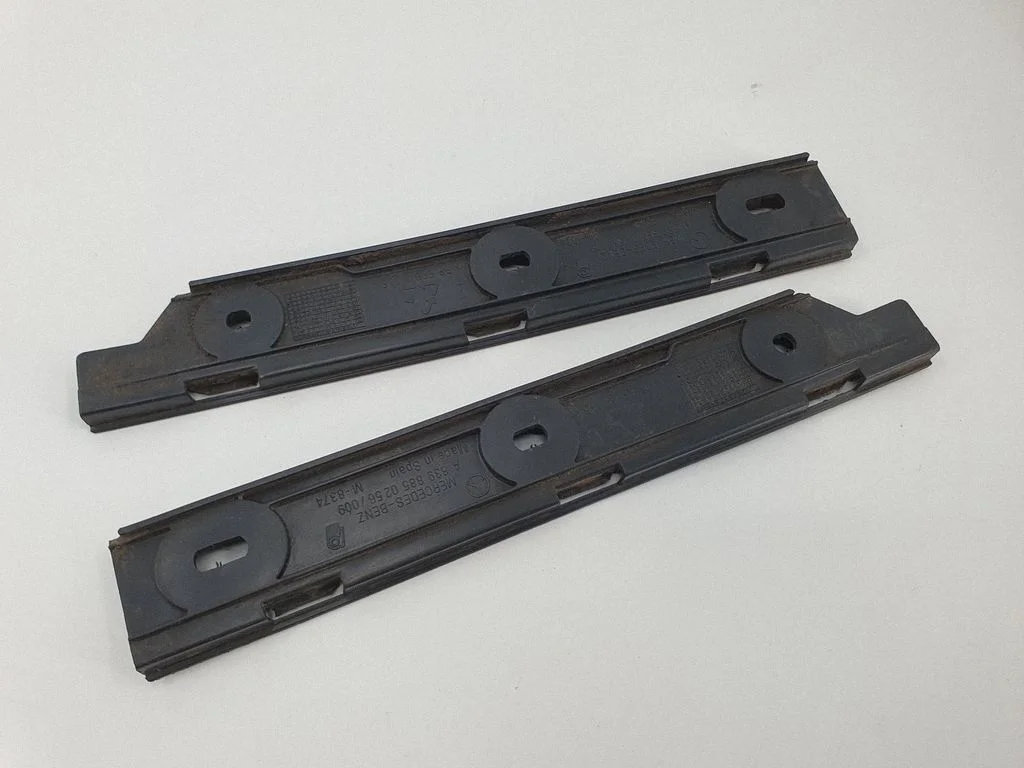 Rear bumper mounting bracket A6398850156