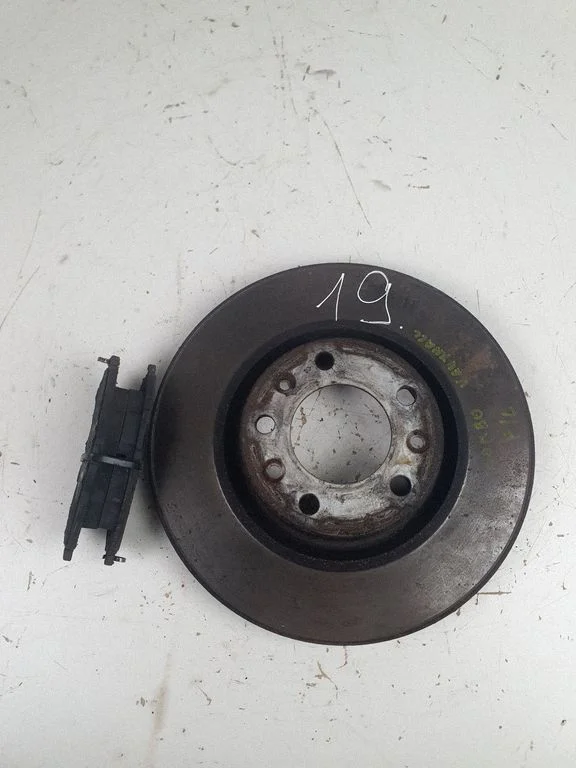 Front brake disc – front left