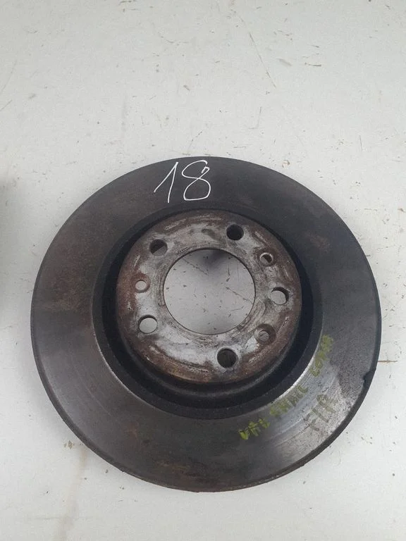 Front brake disc – front right