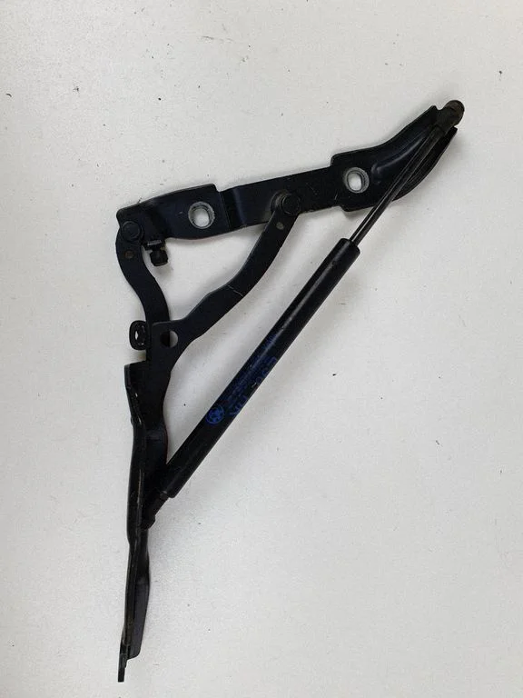 Tailgate/trunk/boot hinge – BMW 3 Series E90 E91 (2005-2012)