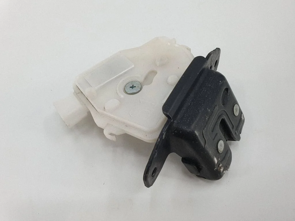 Tailgate/trunk/boot lock/catch/latch