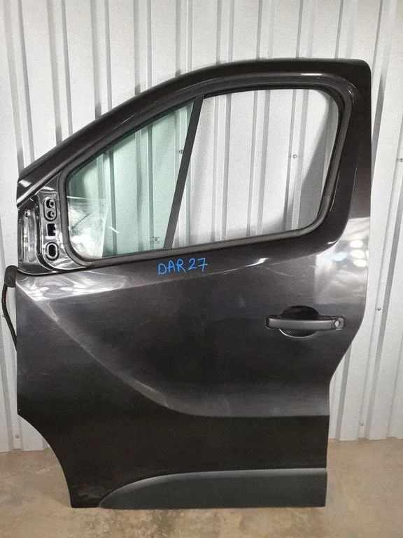 Esiuks – Renault Trafic III (X82) (2014-)