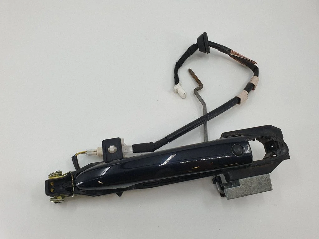 Front door exterior handle – front right