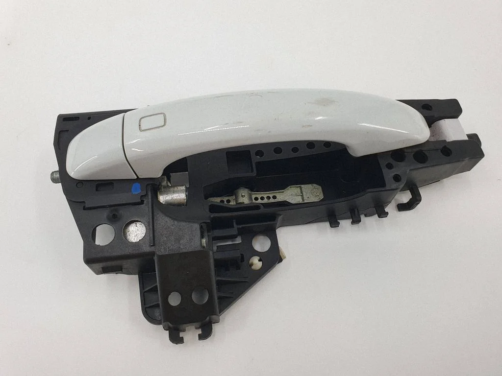 Esiukse välimine käepide 8T02837886A