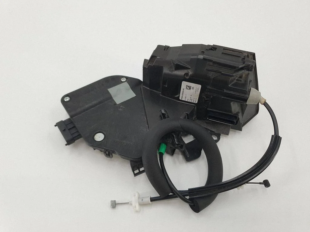 Front door lock HK83203A28AC