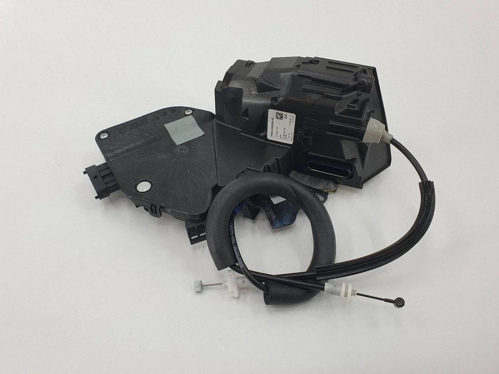 Front door lock HK83203A28AC
