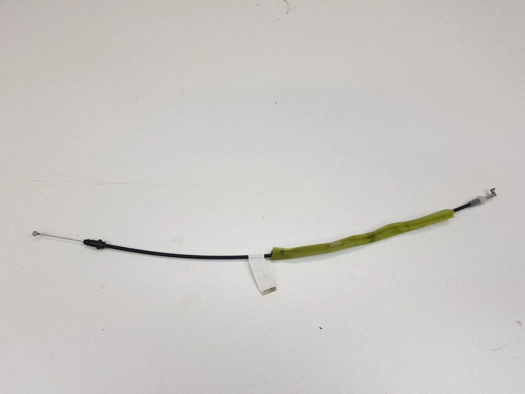 Front door cable line – right