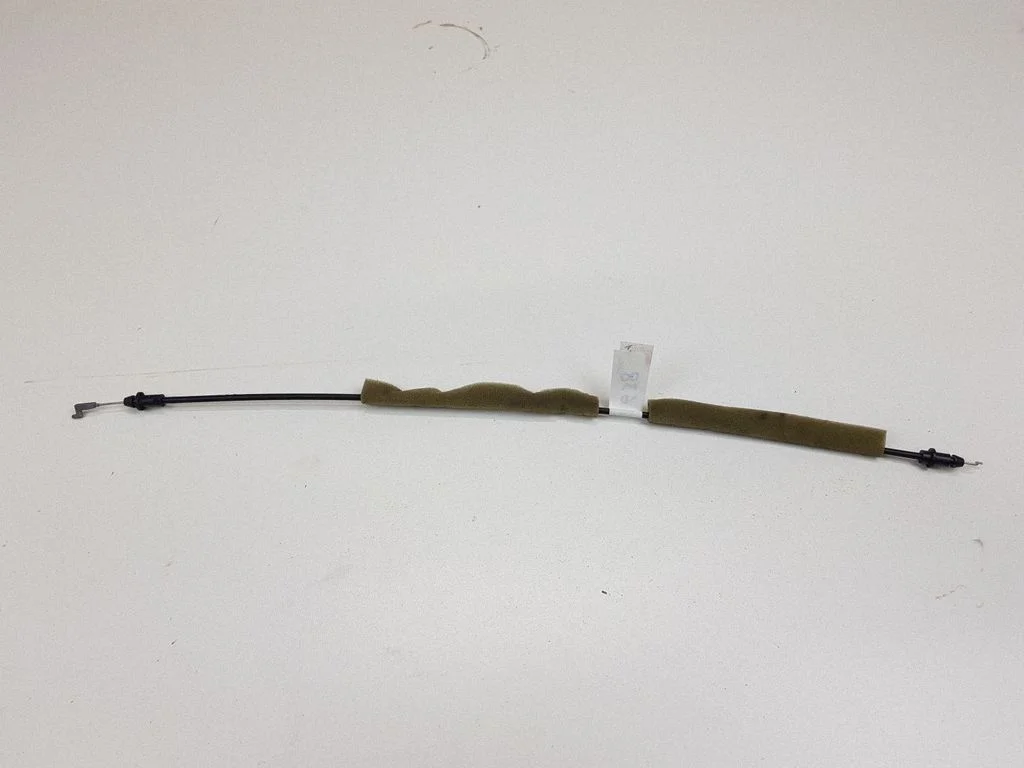 Front door cable line – right