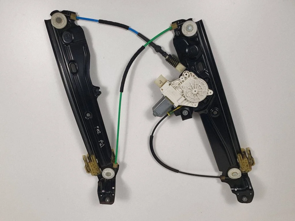 Front door window regulator with motor 7182132