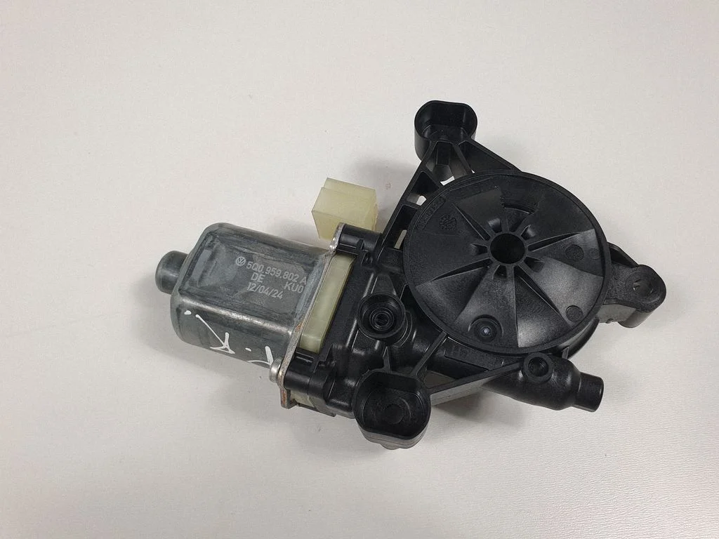 Front door window regulator motor 5Q0959802A