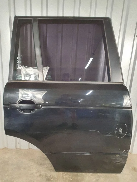 Rear door – rear right