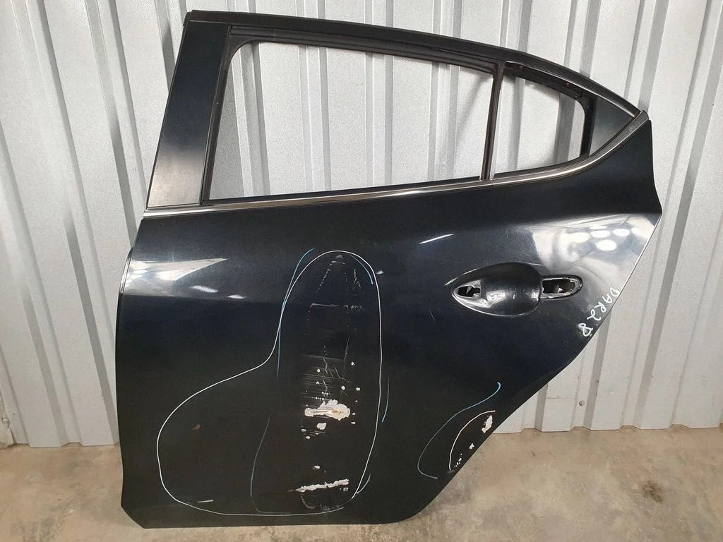 Rear door – rear left