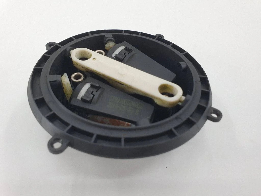 Front door wing mirror part – left